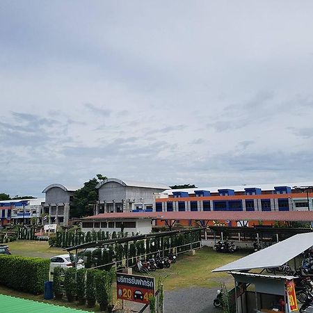 Jaroensin Place Бурирам Екстериор снимка